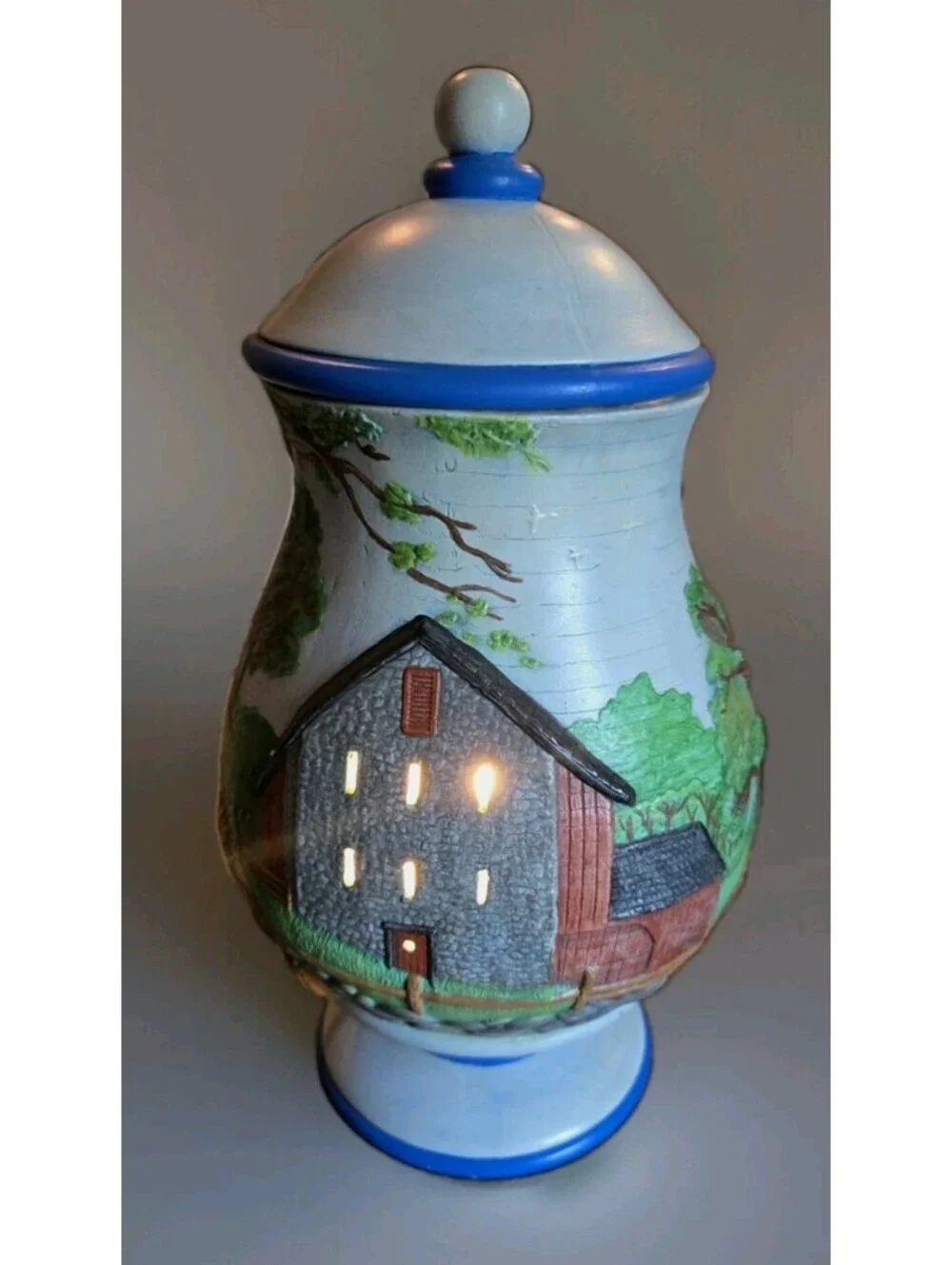Vintage 1982 Table Lamp Ceramic Apothecary Jar Rustic Farm Barn Scene 13”TX8
